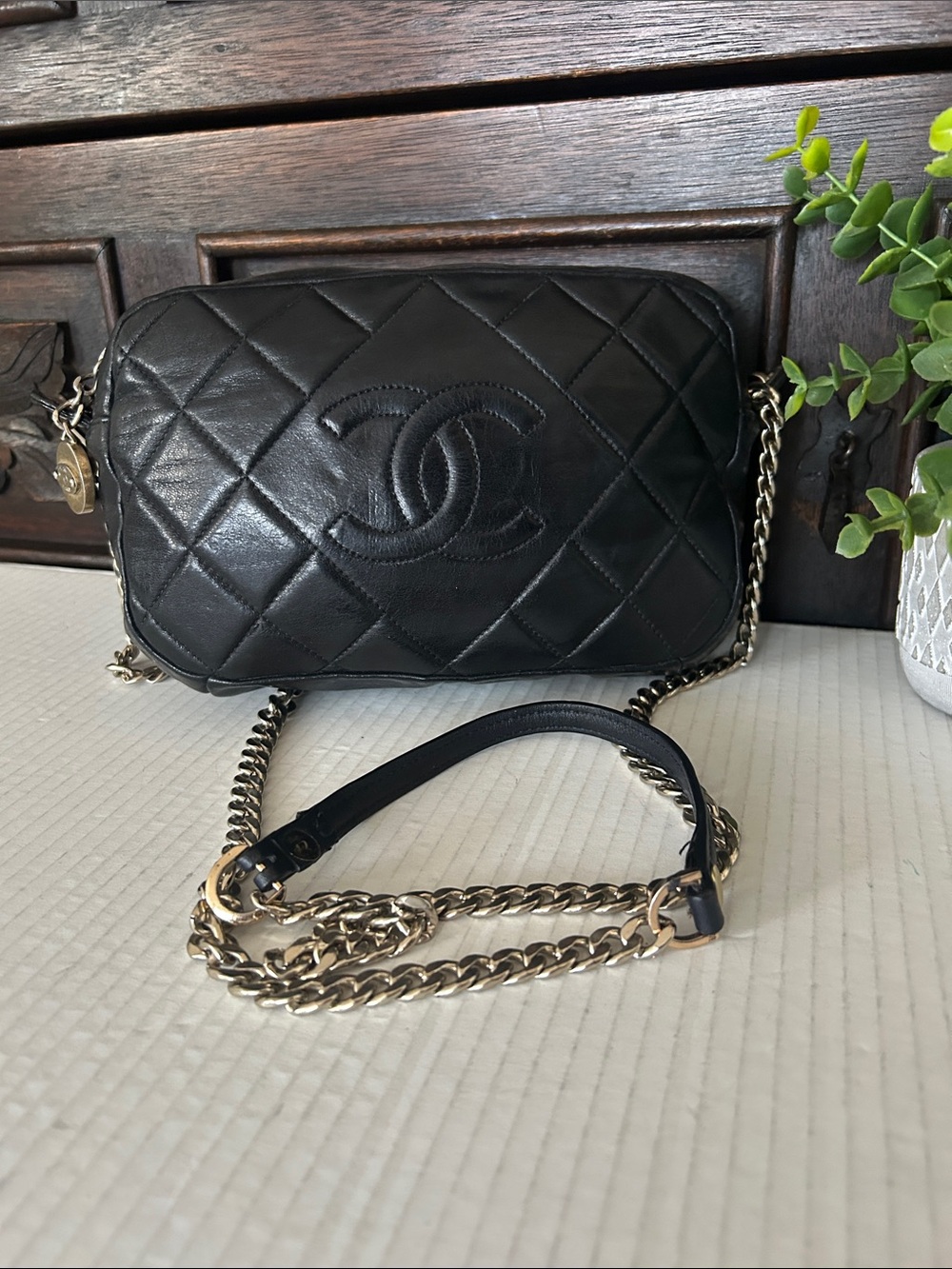 Beautiful Black Quilted Lambskin Crossbody with Gold Chain